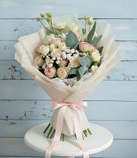 Букет цветов из:  Розы и Лизиантусы в Калаче