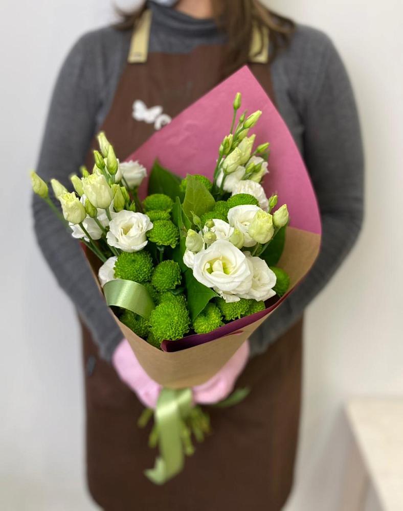 Букет цветов из: Хризантемы и Лизиантусы в Калаче