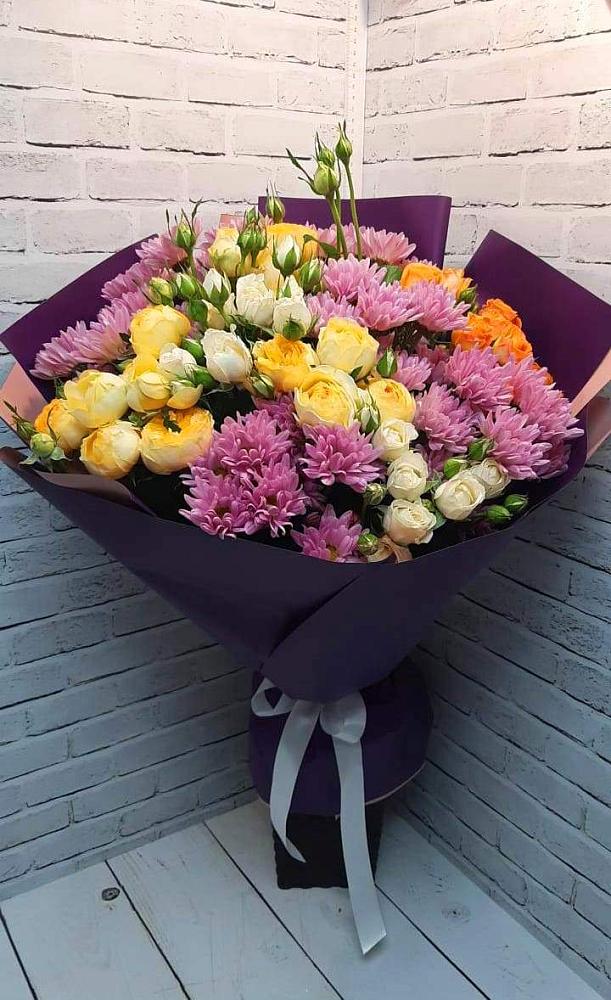 Букет цветов из: Хризантемы и Розы в Калаче