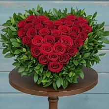 Цветочная композиция из Розы в виде сердца в Калаче