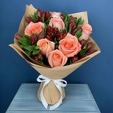 Букет цветов из:  Розы и Альстромерии в Калаче