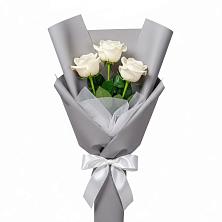 Букет 3 белые розы в Калаче