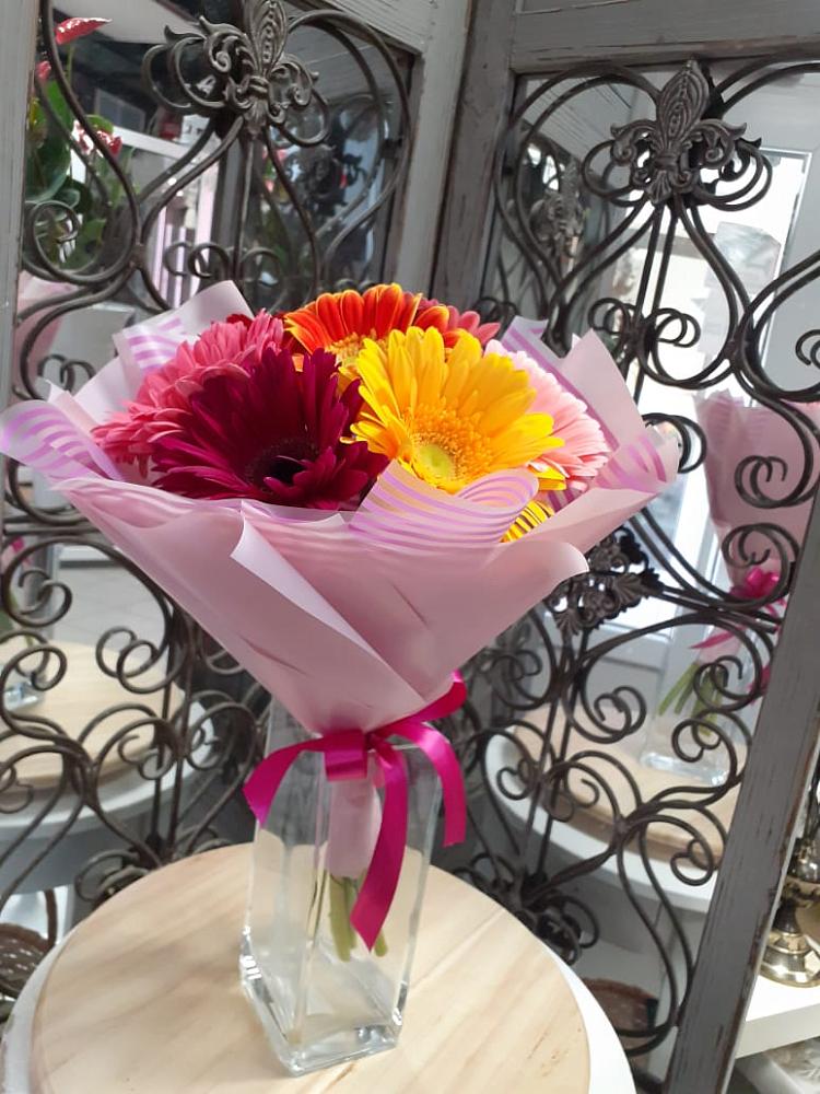 Букет радуга в Калаче Букет цветов из: Герберы в Калаче