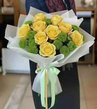 Букет цветов из:  Хризантемы и Розы в Калаче