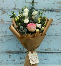 Букет цветов из:  Розы и Лизиантусы в Калаче